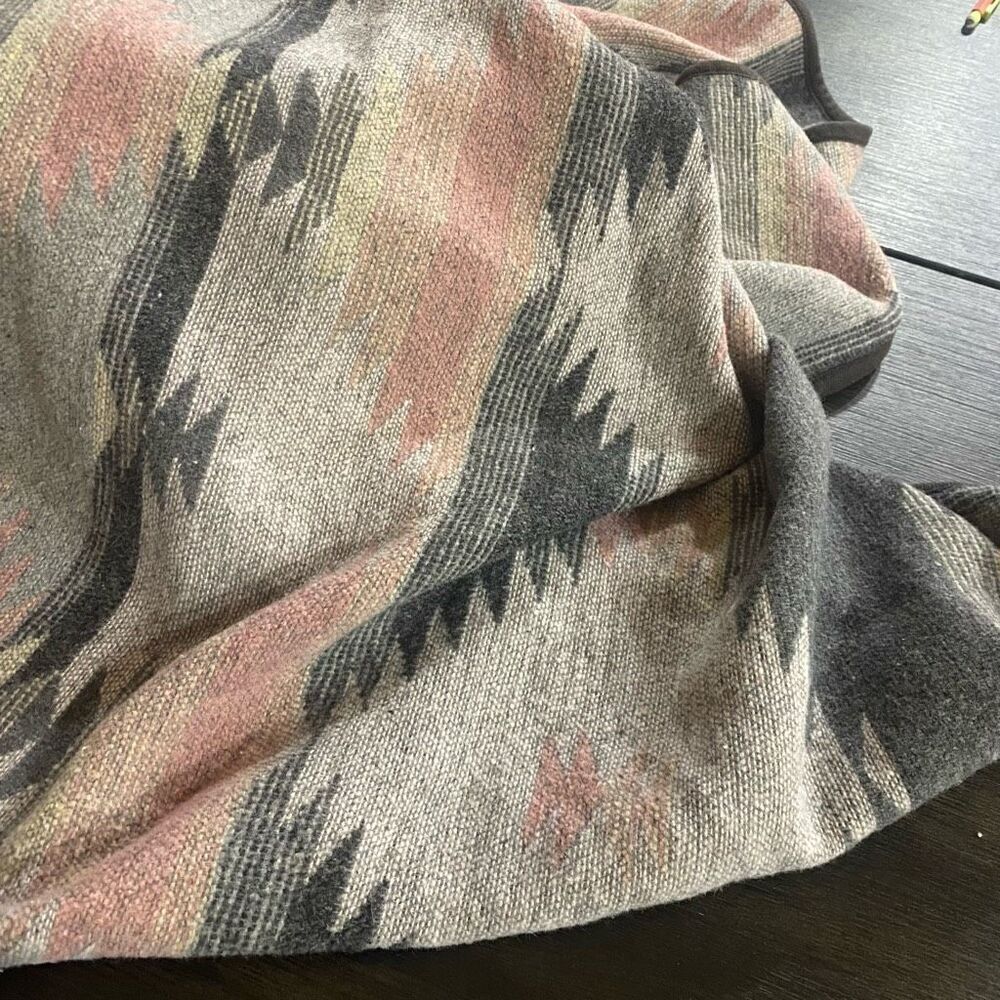 Ruth & Boaz wool blend blanket Aztec boho pink gray throw blanket - Picture 4 of 5